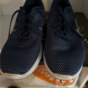 Mesh Nike sneakers size 9, navy